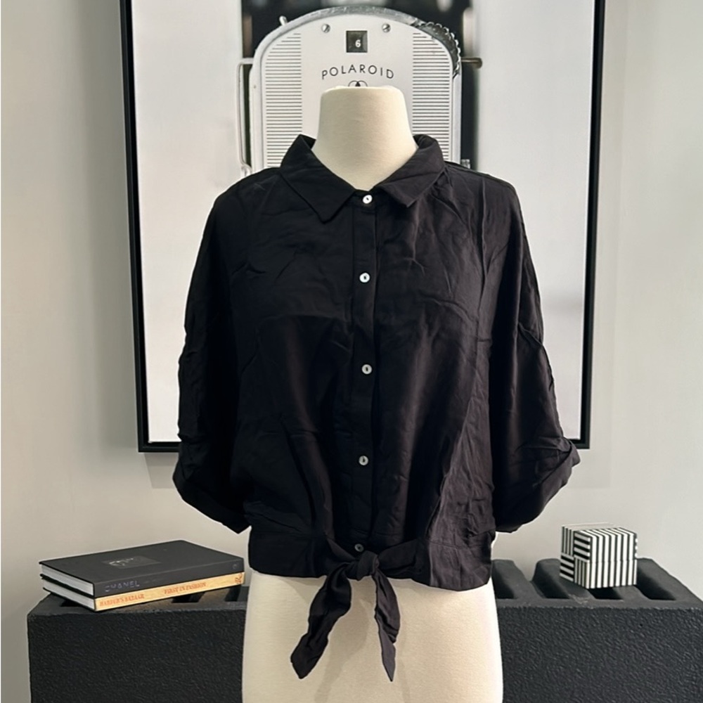 BRAND NEW! Boxy Cut, Black Button Down Top, Tie at Waist Detail, Large